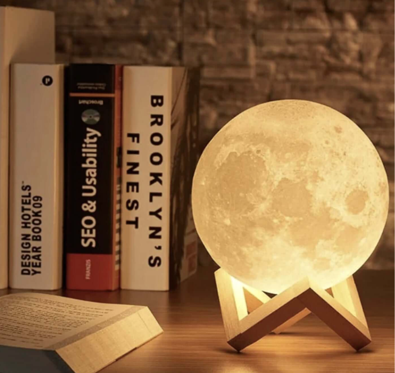 Vessora 3D-Printed Moon Lamp, 16-Color Remote