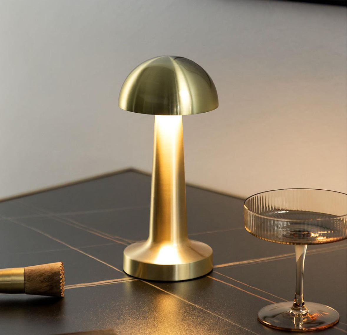 Vantoro Cordless Metal Touch-Dimmer Lamp