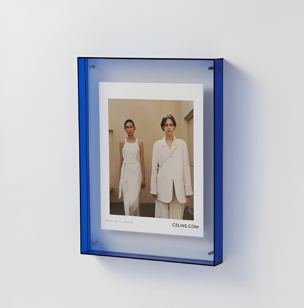 Seravina Photo Frame for Gallery Walls with Floating Look