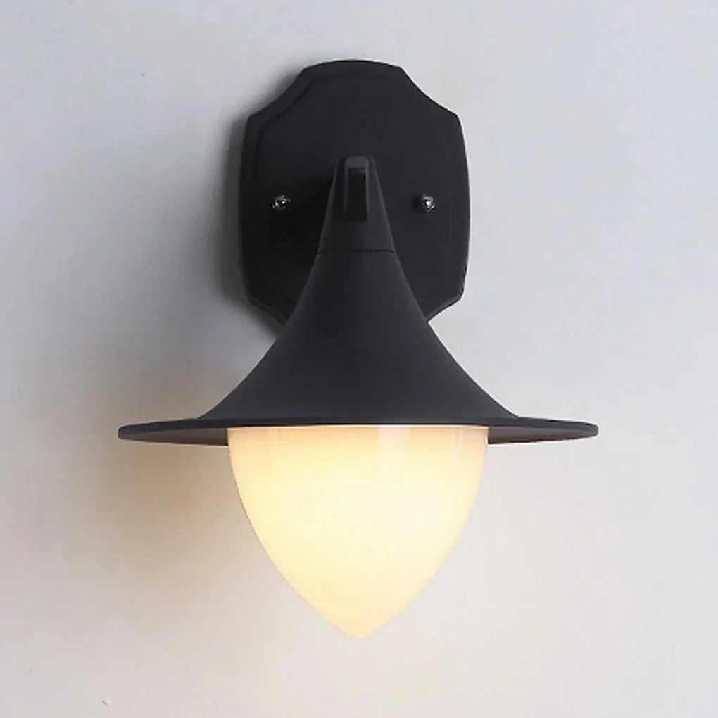 Bistro Retro Minimalist Metal Wall Lamp