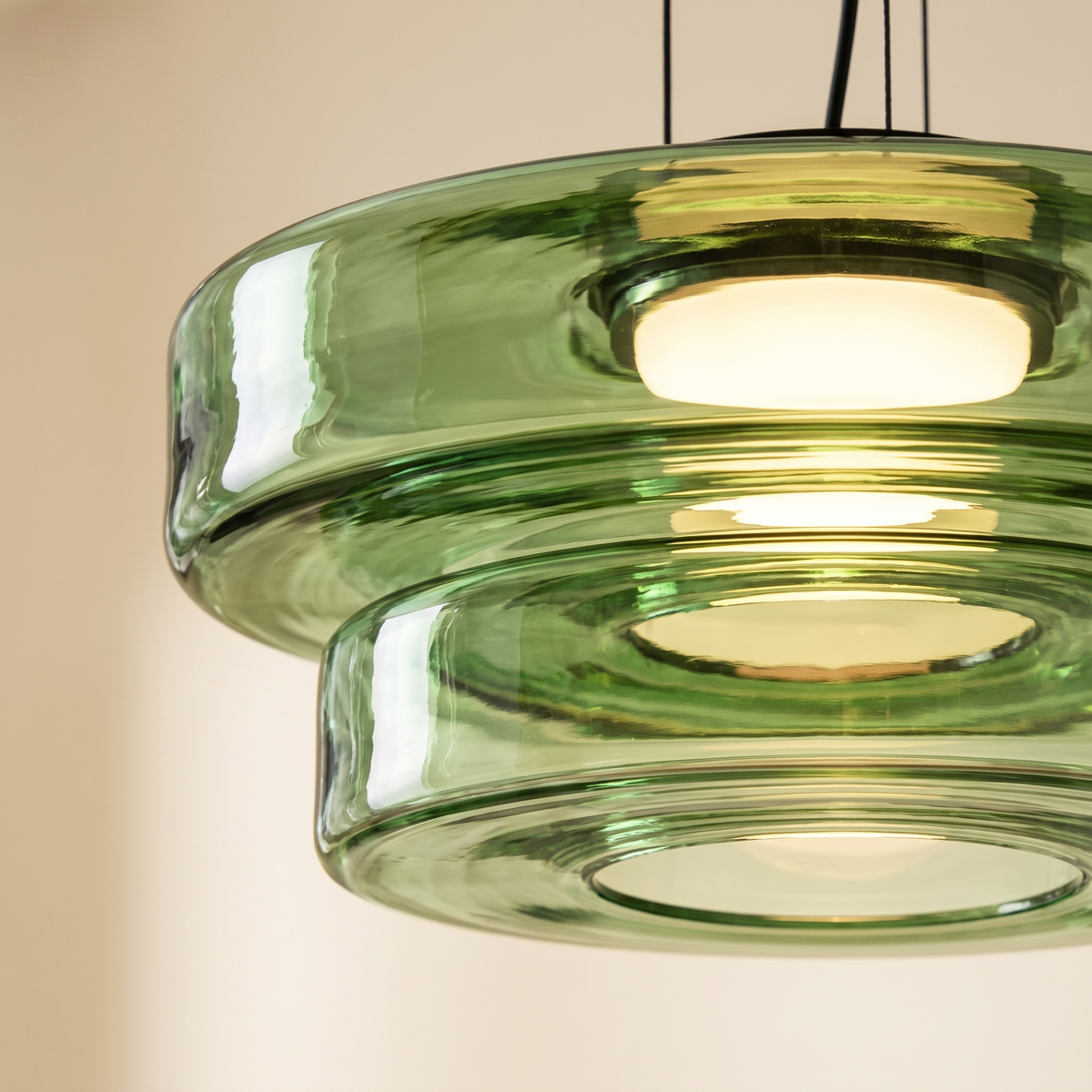 Glaucus Pendant Light — Green 2-layer close-up
