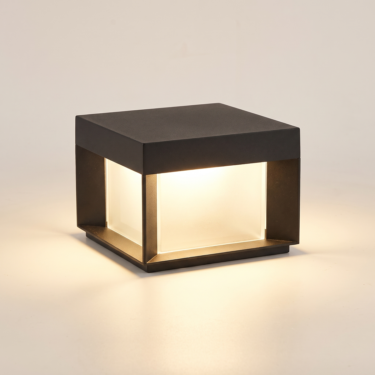 Velaris IP65 Waterproof Outdoor Light | Integrated LED Garden Fixture for Pathways