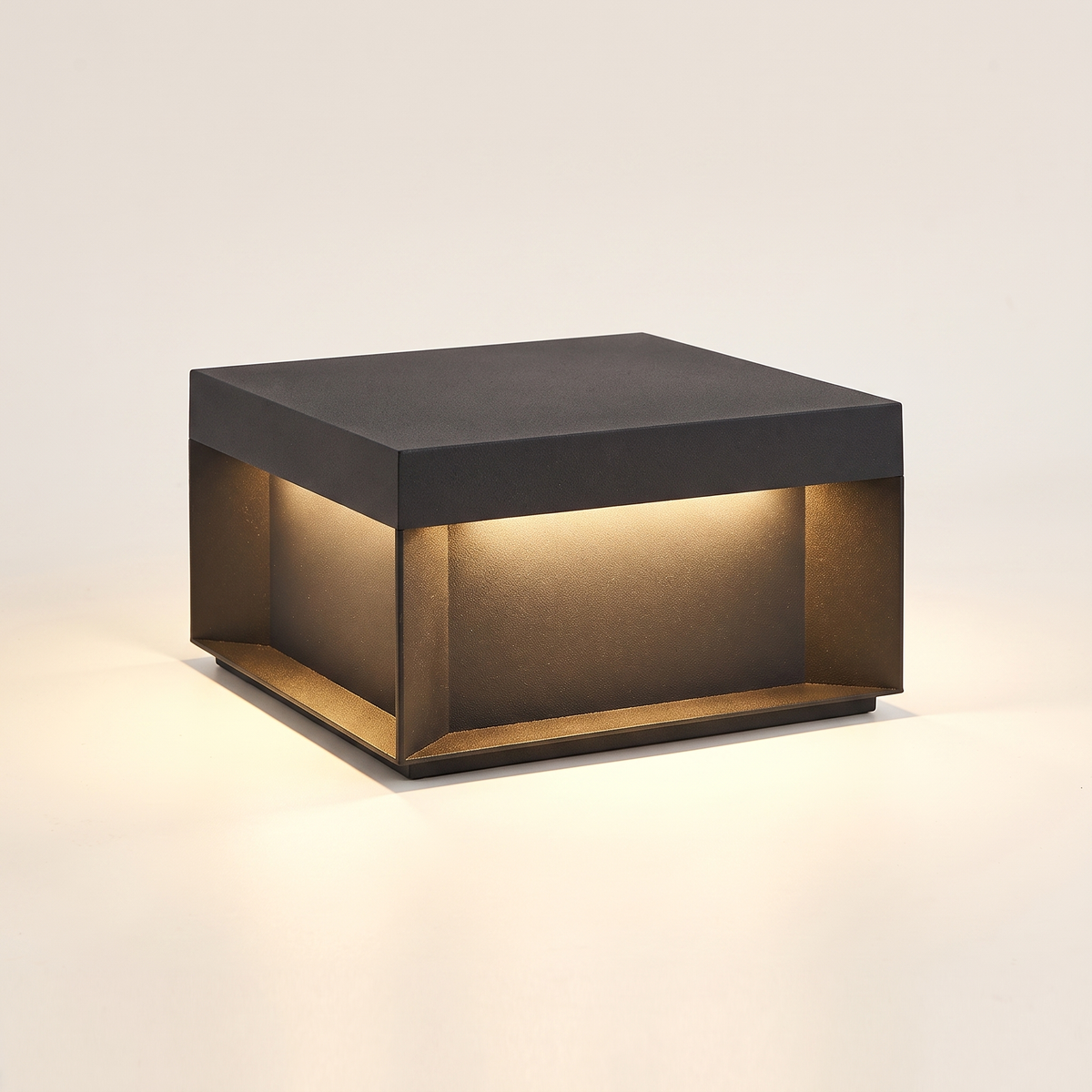 Velaris IP65 Waterproof Outdoor Light | Integrated LED Garden Fixture for Pathways